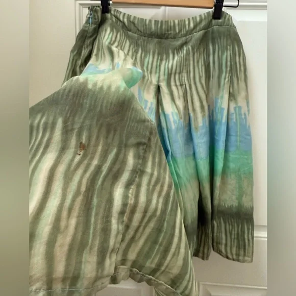 Bandolino Silk Green and Blue A-Line Pleated Skirt - Picture 11 of 11